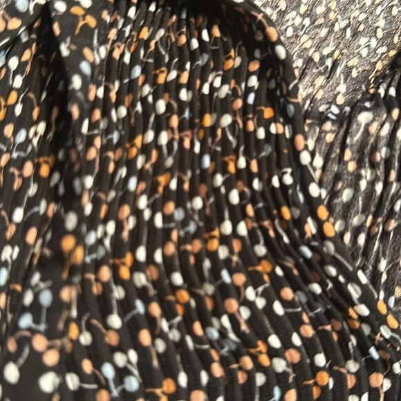 Max studio blouse M (400) - Picture 9 of 9